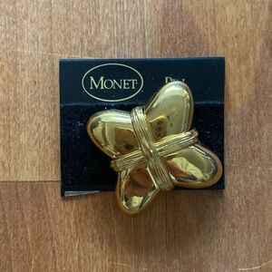 New Vintage Monet Gold Tone Metal Maltese Cross Pin Brooch Costume Jewelry